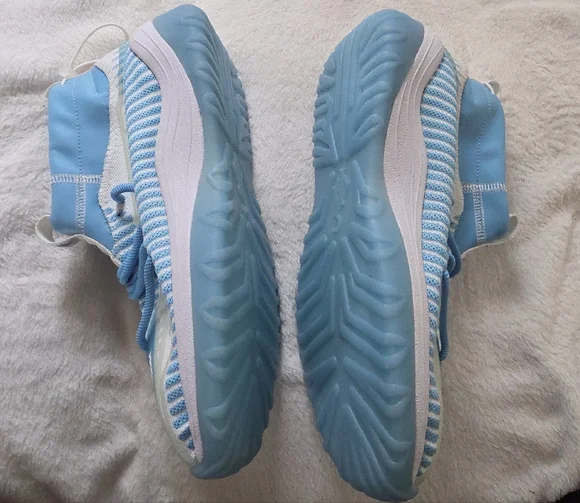 Stylish Blue and White Men's Sneakers - Picture 3 of 12